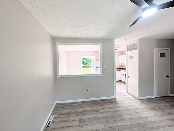 3rd image of 14802 White Ave