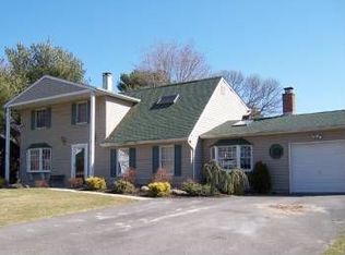 11 Pheasant Valley Dr, Coram, NY 11727