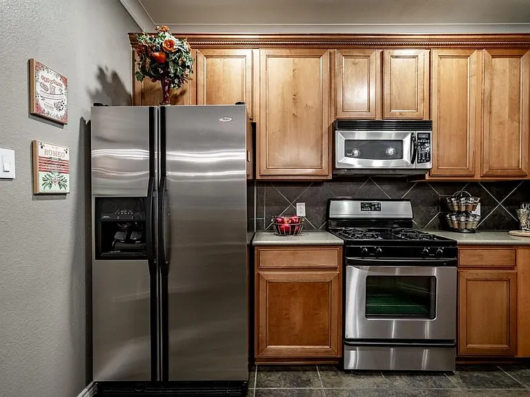 6868 Firenze Ln — Photo 25