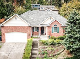 802 S 67th St, Springfield, OR 97478