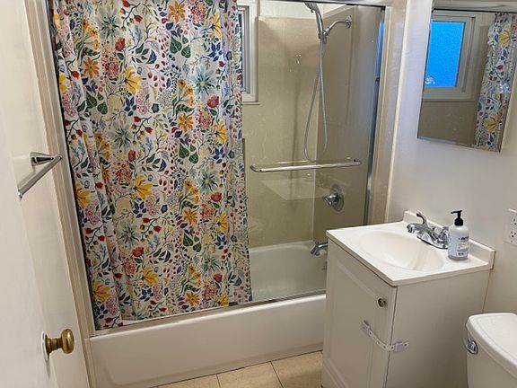 5th image of 827 Roble Ave #1