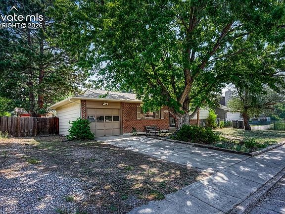 2nd image of 4607 Bella Dr