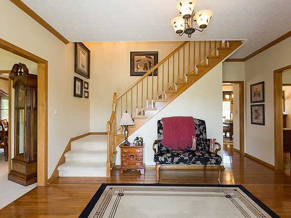 2nd image of 8556 Chateau Dr