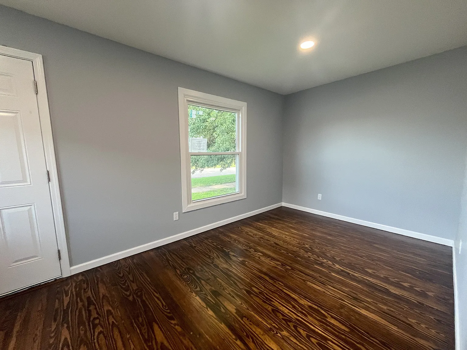 2 bed, 900 sqft, $1,000 — Photo 3