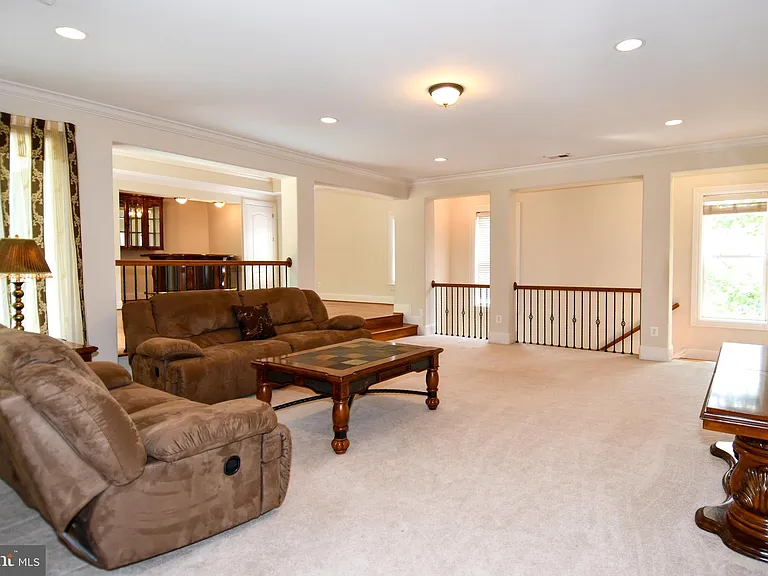 7104 Old Dominion Dr — Photo 34