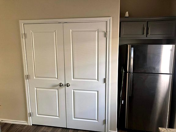 4th image of 408 Teague Ave #4