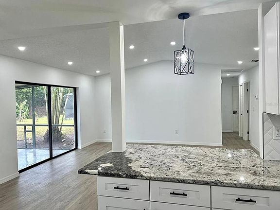 4th image of 19306 Edgewater Dr #19306