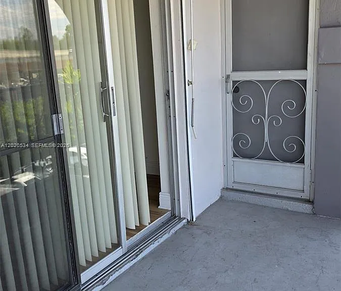 8107 SW 72nd Ave #423E — Photo 25