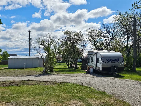 617 Montana St, Valier, MT 59486