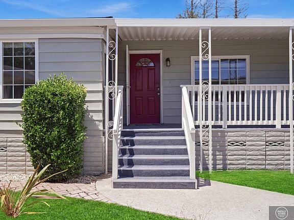 3rd image of 2901 Moss Hollow Dr #2901