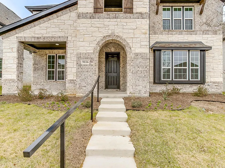 9836 Derbyshire Dr — Photo 102