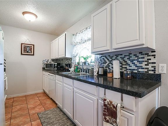 5th image of 3109 Daniel Dr
