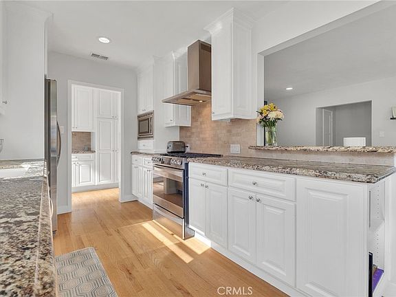 5th image of 719 N Maria Ave