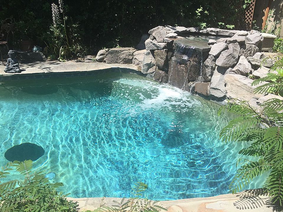2nd image of 6921 SE 36th Ave