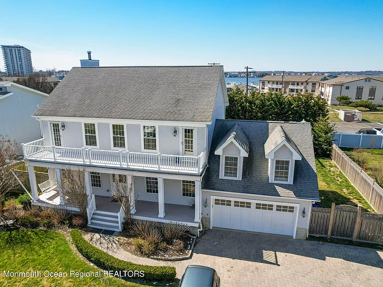 74 Seaview Ave — Photo 50
