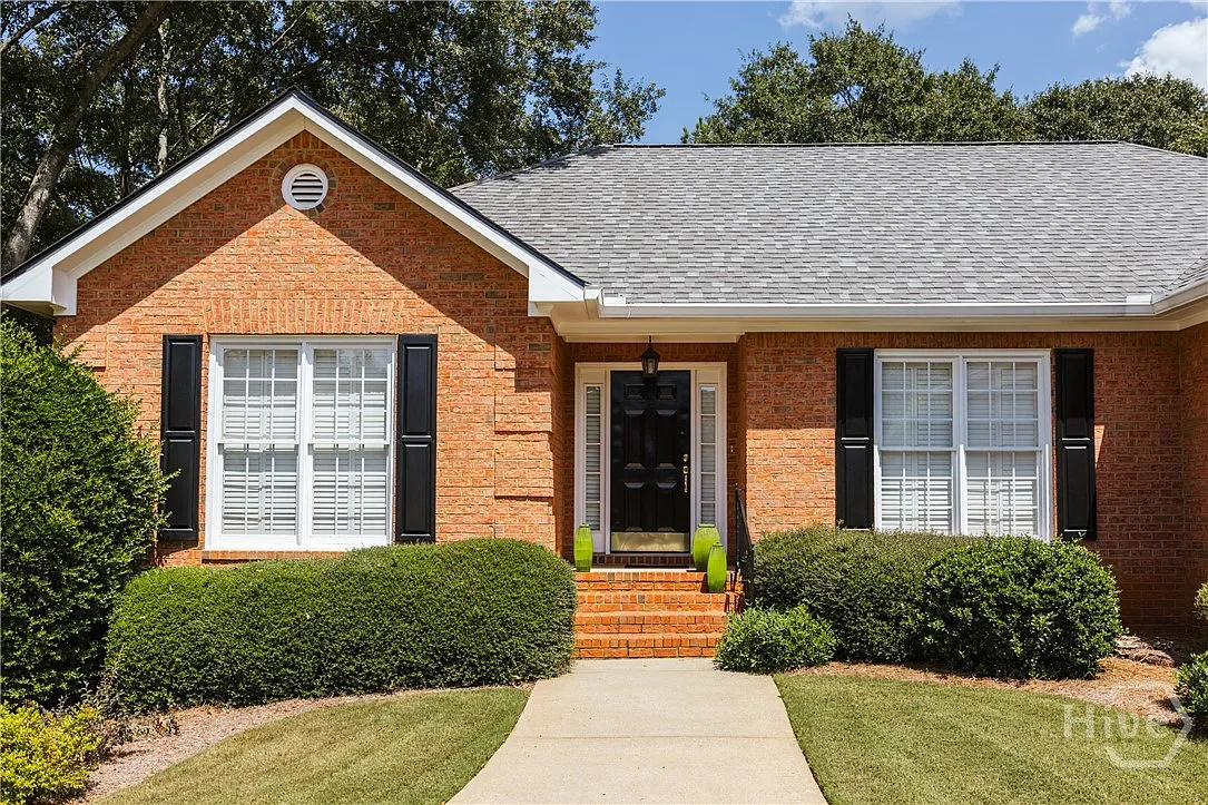 3 bed, 2.0 bath, 1819 sqft, $2,800 — Photo 3