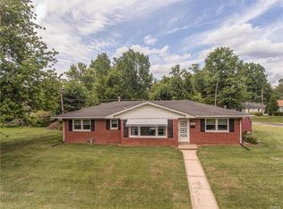 42 Southern Dr, Belleville, IL