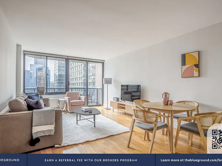 235 W 48th St #38H — Photo 4