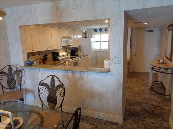 5th image of 10200 S Ocean Dr #Penthouse 4