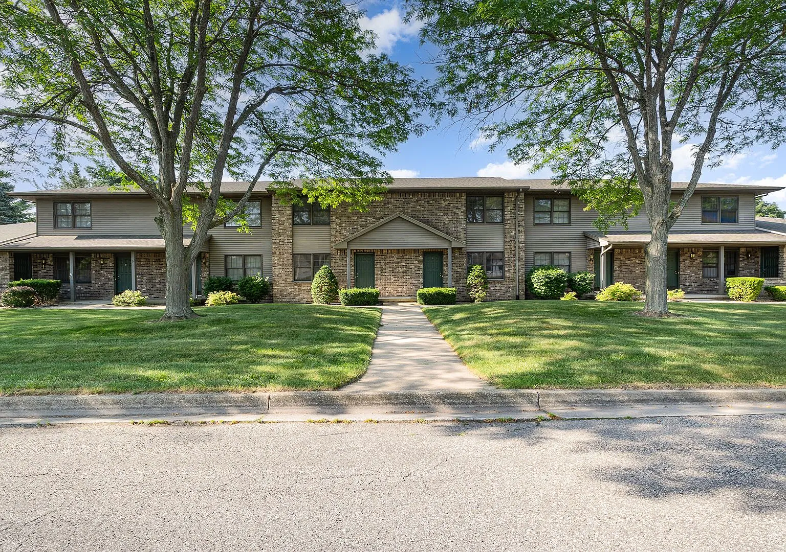 6215 Normandy Drive — Photo 2