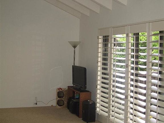 3rd image of 613 Woodside Sierra