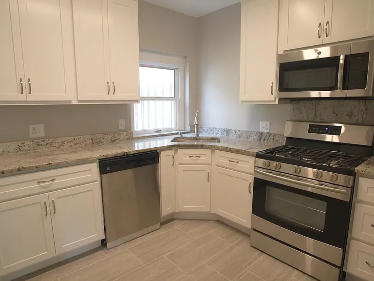 7751 Davis Dr — Photo 11