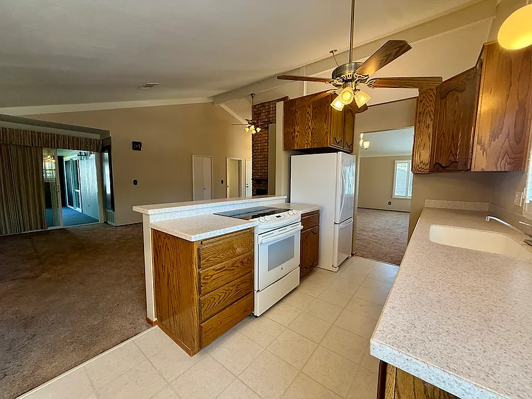 2810 Miller Ct — Photo 12