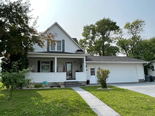 103 4th Ave NW, Roseau, MN 56751