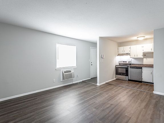 5th image of 113 Goodson Ave #18