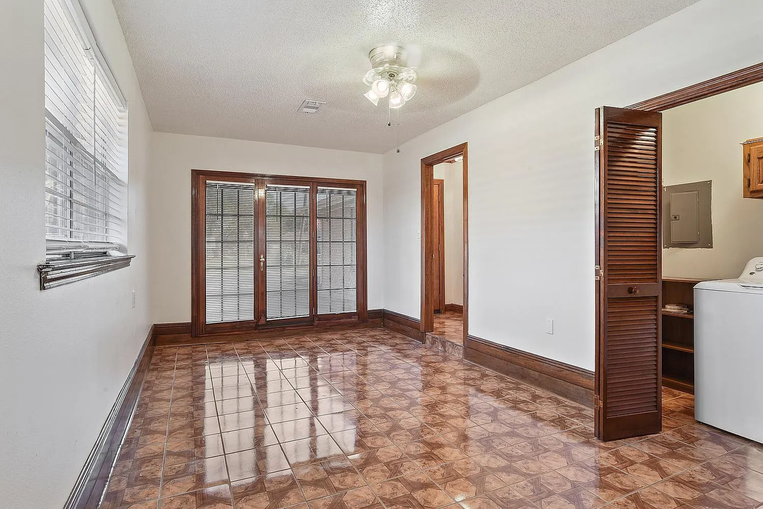3 bed, 1458 sqft, $2,195 — Photo 3
