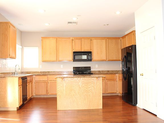 5th image of 3433 Barada Heights Ave