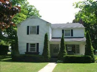 414 Michigan Ave, Charlevoix, MI 49720