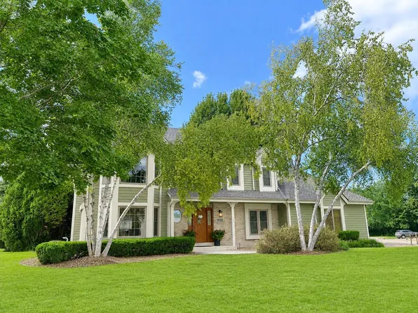 13830 W Linfield DRIVE, New Berlin, WI 53151