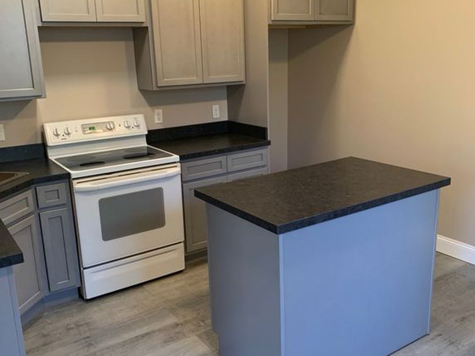 Kitchen - Over the stove microwave, dishwasher and refrigerator not shown but are included.