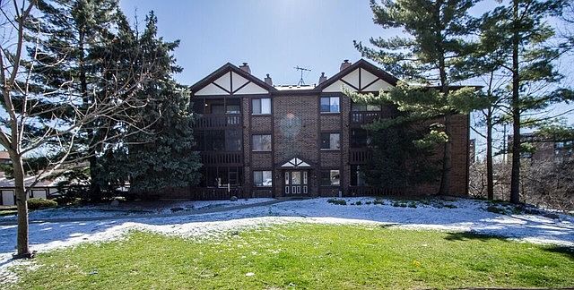 1st image of 5985 Lakeside Pl APT 302