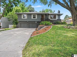 16419 Pierce St, Omaha, NE 68130