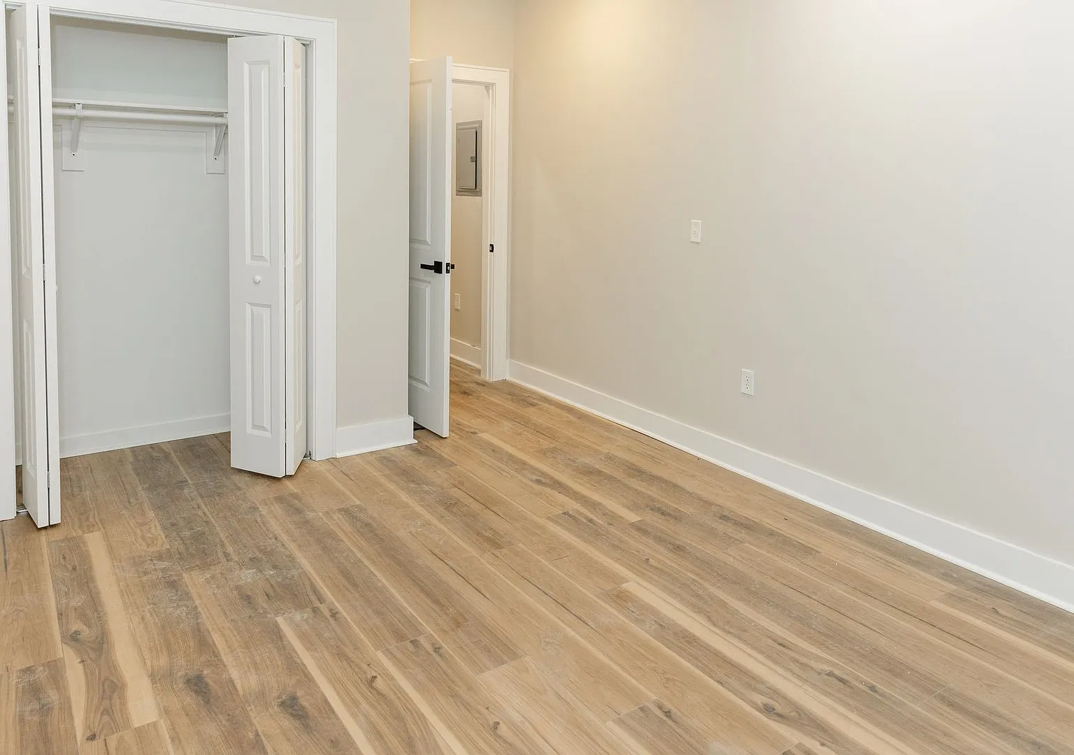 503 Linden St — Photo 3