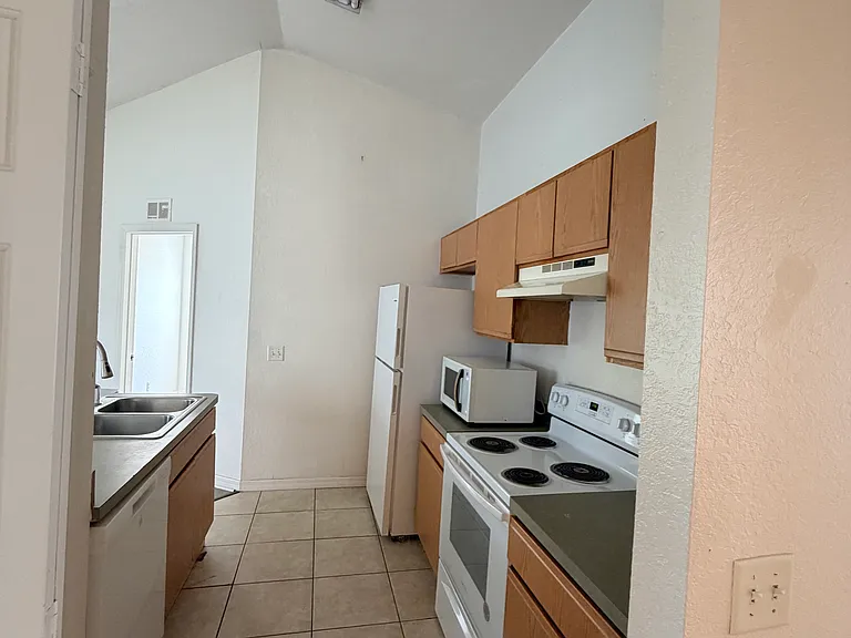 120 Eagle Point Blvd — Photo 11