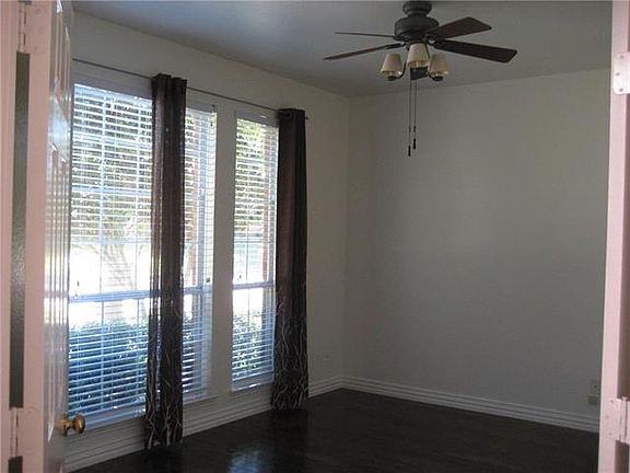 3rd image of 3607 Fairlands Dr