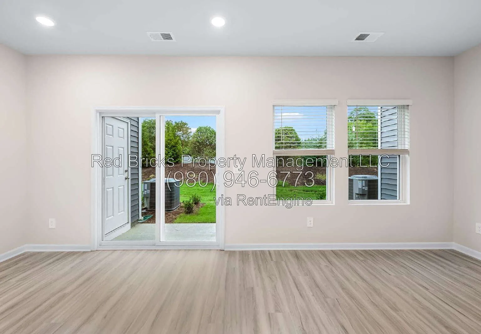 3 bed, 2.5 bath, 1400 sqft, $1,950 — Photo 3