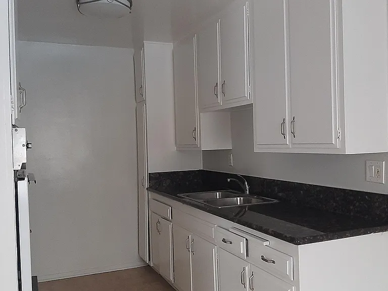 4475 Rosewood Ave #112 — Photo 9