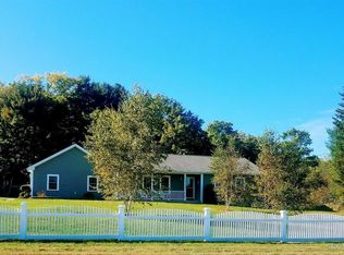 25 School St, Winterport, ME 04496