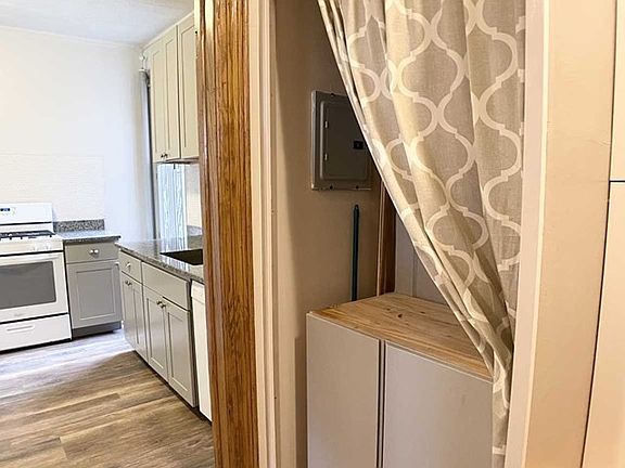 4th image of 437 53rd St #4D