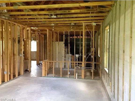 3rd image of 4055 Washington Ave