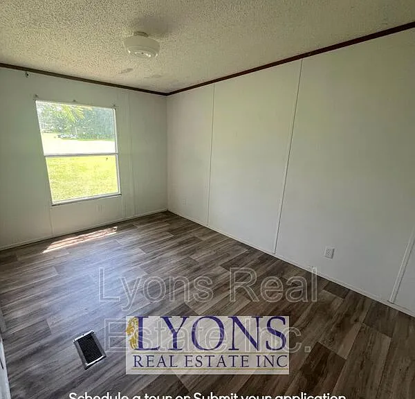 10 Chaserville Blvd — Photo 5