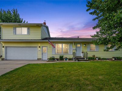 802 W 15th St, Vinton, IA, 52349