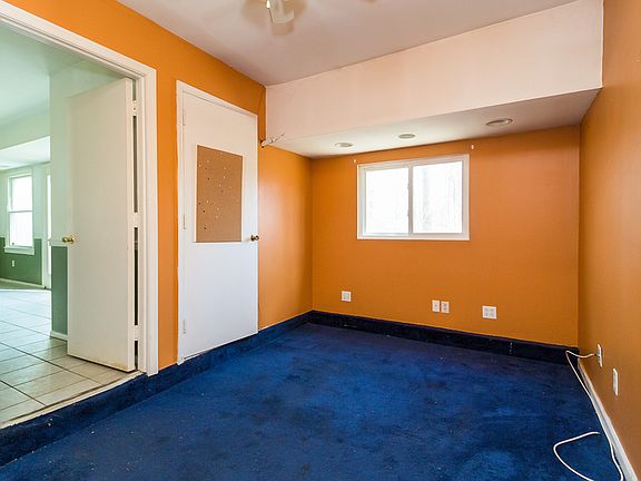 5th image of 806 France Ct