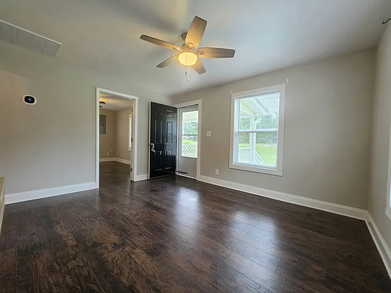 1102 E Georgia Rd — Photo 3