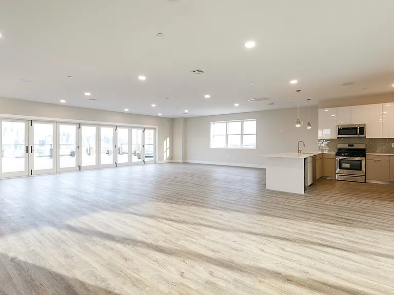 6020 Hudson Ave — Photo 18