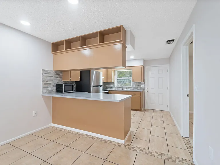 5431 Beach St #5431 — Photo 6